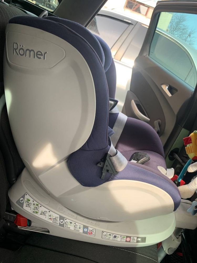 автокрісло Britax Romer Dualfix  isofix