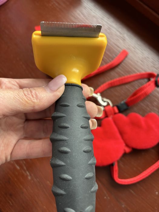 Фурмінатор для вичісування шерсті у тварин