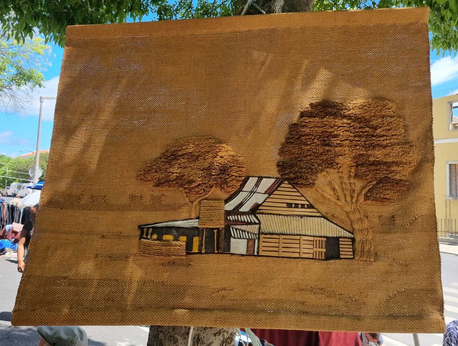 Tapete Bordado usado em bom estado