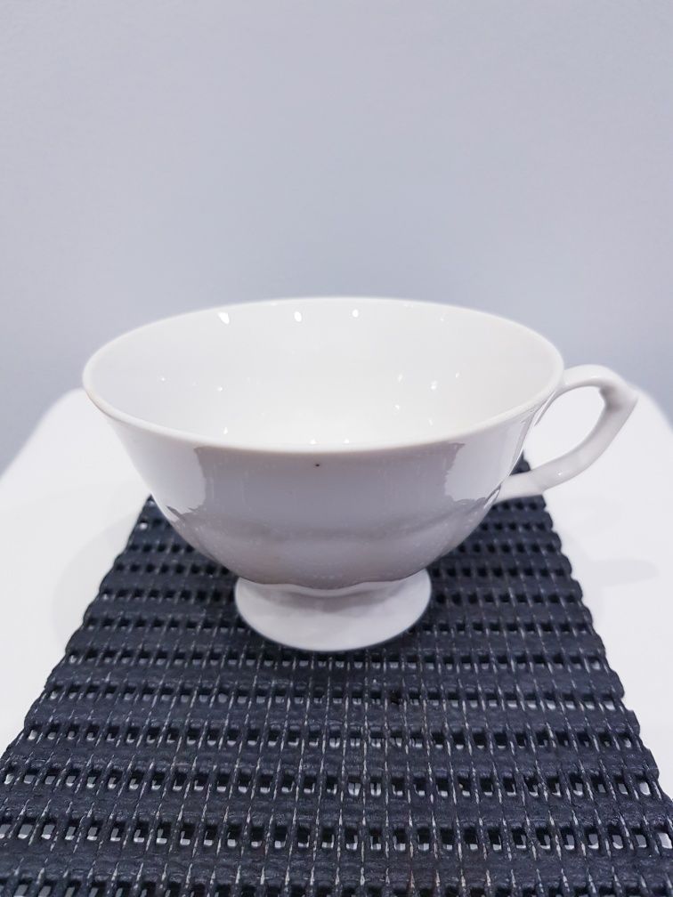 Stara porcelanowa filiżanka