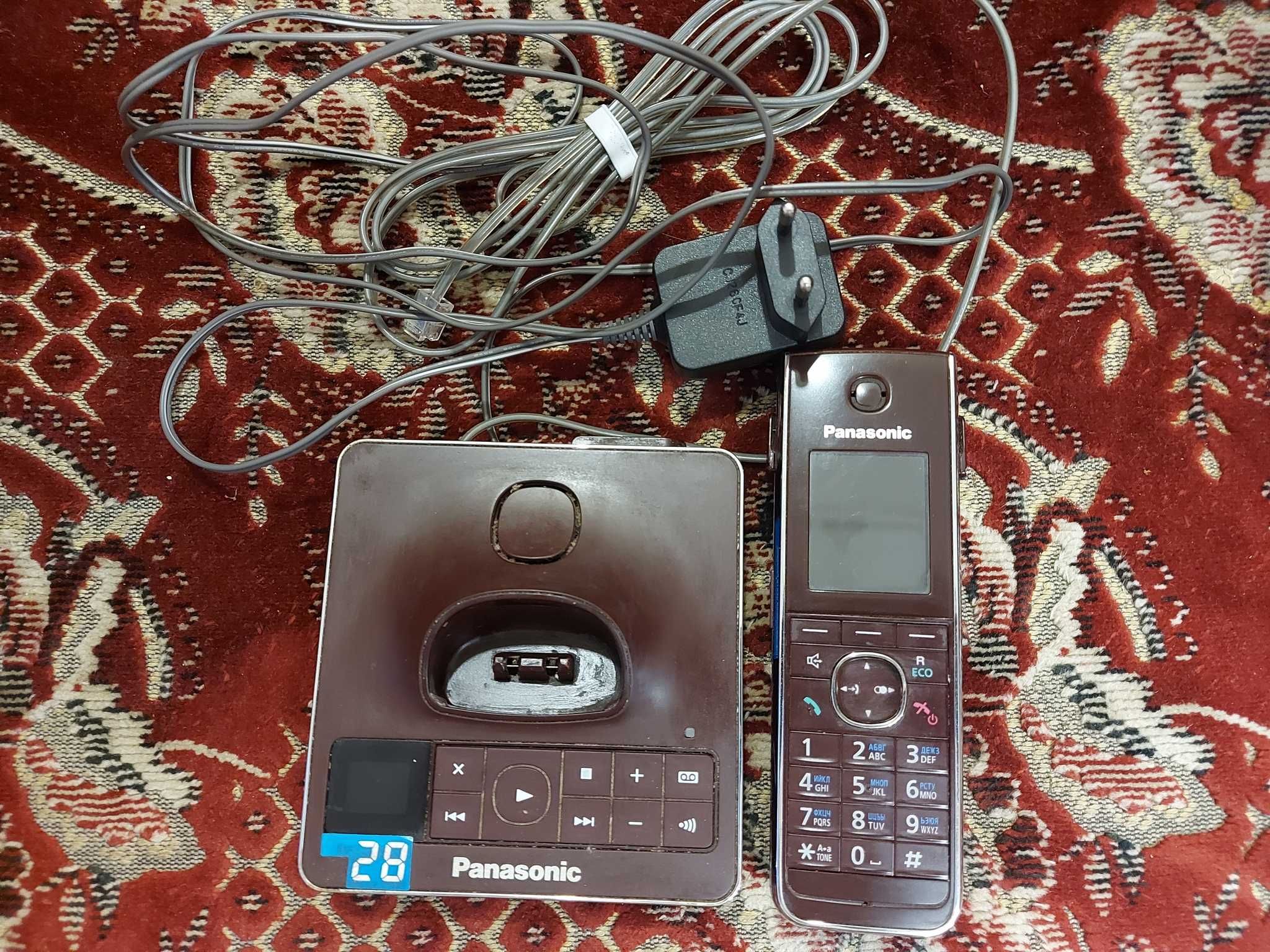 Цифровой радиотелефон  с автоответчиком  Panasonic KX-TG8561UА