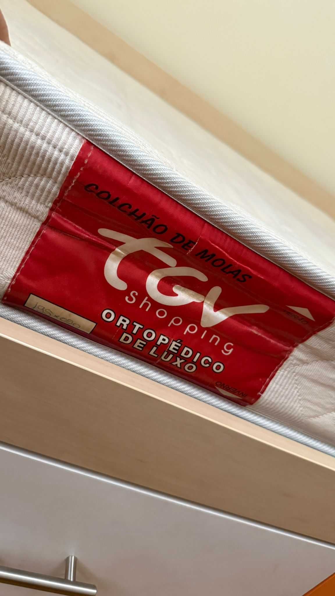 Cama de solteiro c/ colchão ortopédico