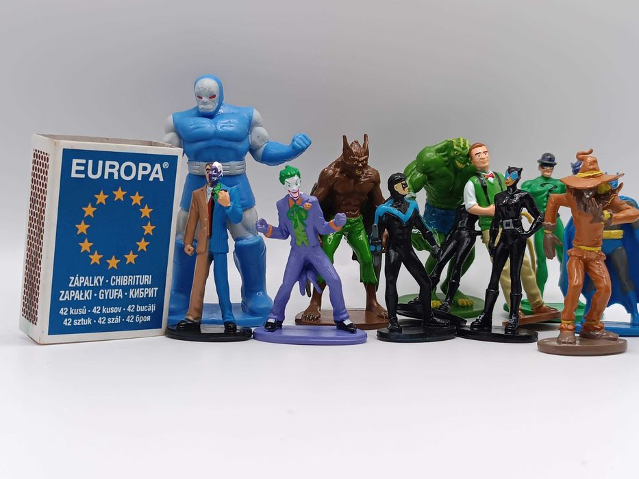 Zestaw 12 małych figurek DC Batman, Joker Strach na wróble kolekcja K1