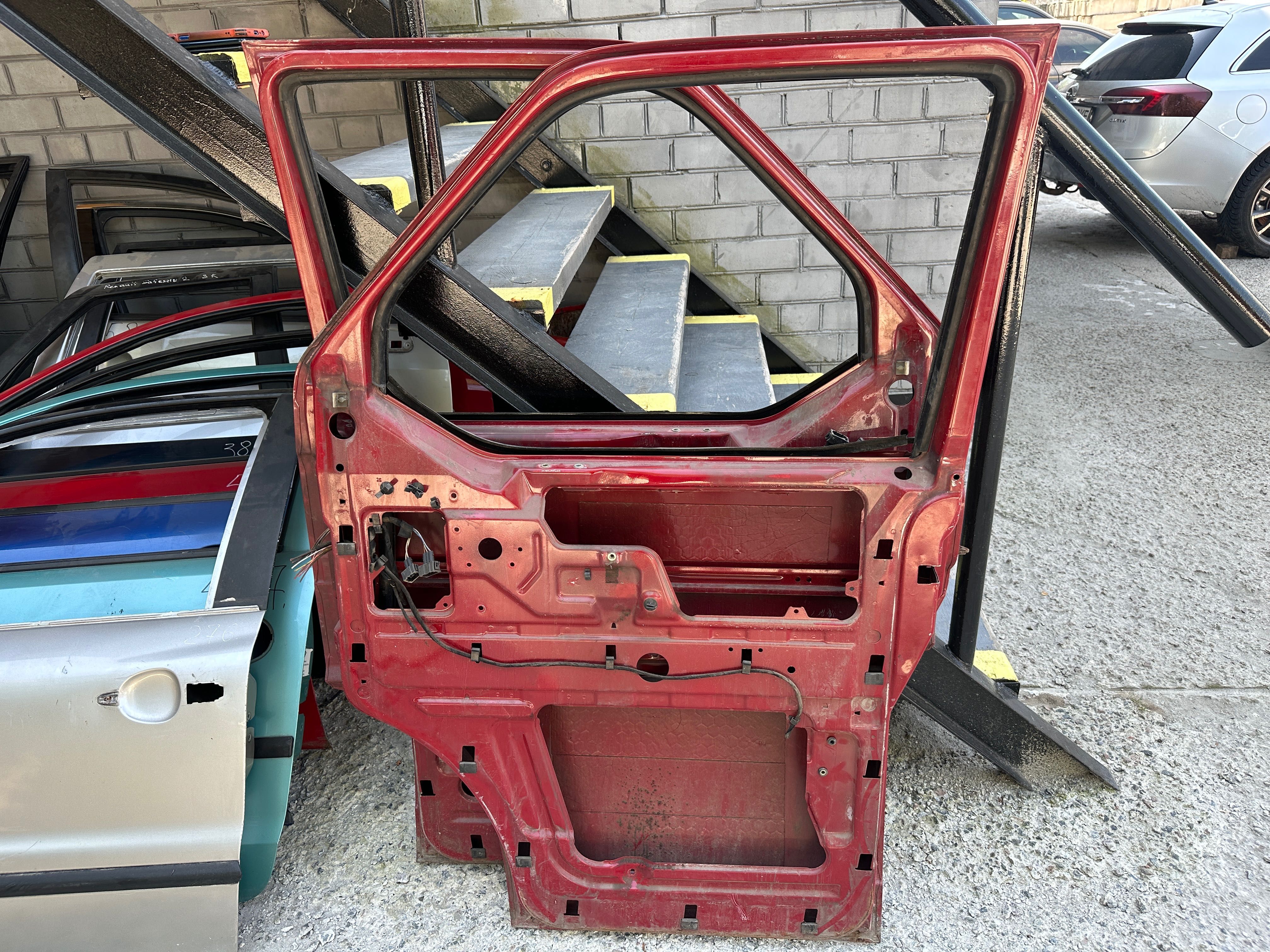 Дверь передняя правая  VW Transporter T4
