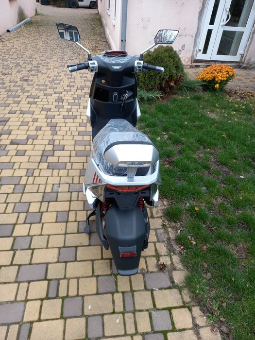 Скутер електричний  Crosser V5 2500W