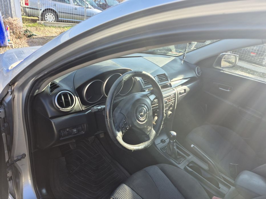 Mazda 3 1.6 b+GAZ 2004 Rok
