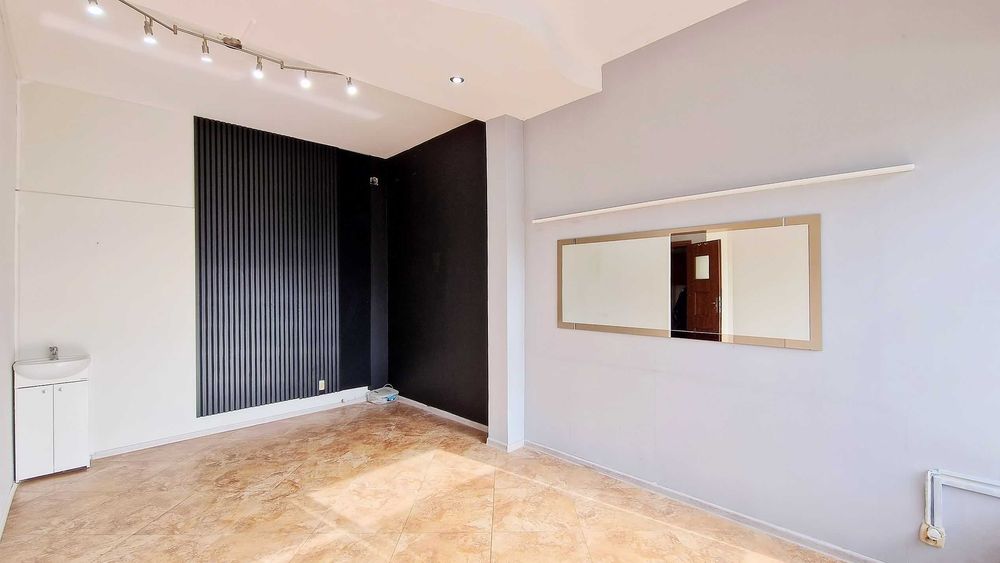 Teofilów - do wynajęcia lokal 30 m2 na parterze z witryną ul. Rojna