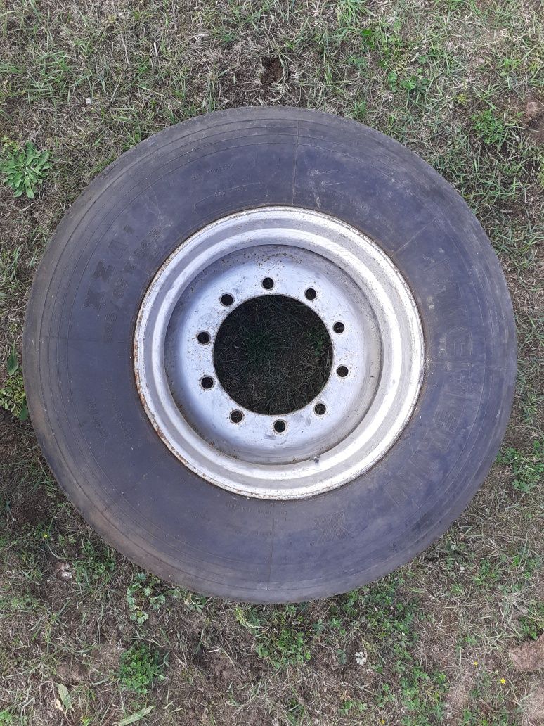 Koło opona z felgą 385/65 R22.5