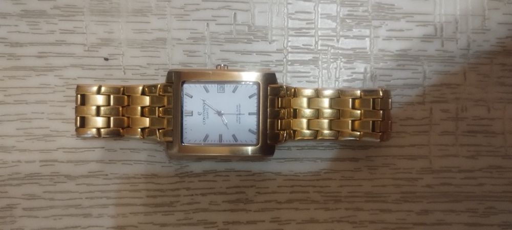 Часы Continent позолоченые