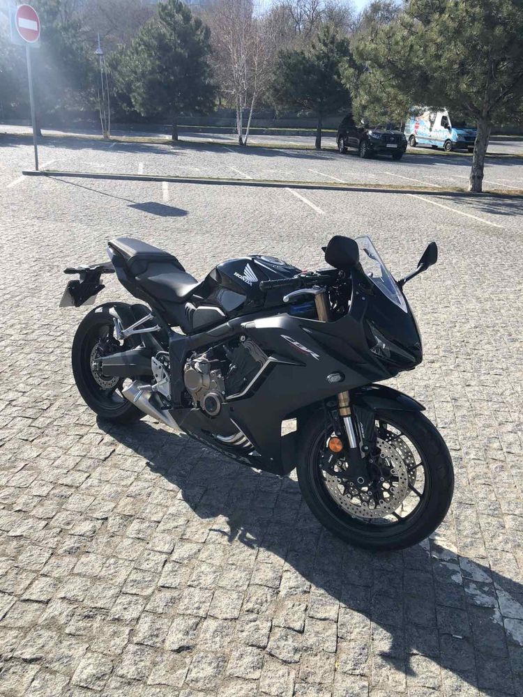 HONDA CBR 650 R / мотоцикл