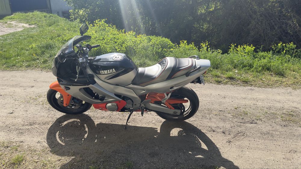Yamaha YZF 600R..