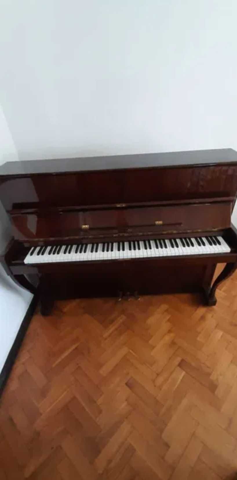 Pianino Legnica.