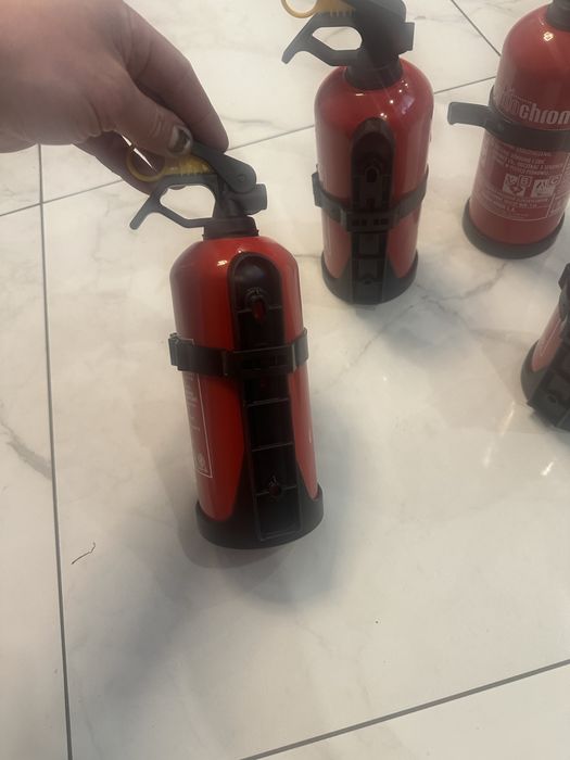 Вогнегасник автобобільний ,порошковий,Польща 2025рік