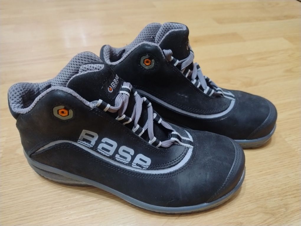 Nowe Buty robocze BASE r.42