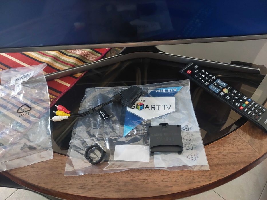 Smart TV Samsung U32J5500 (Ler descrição)