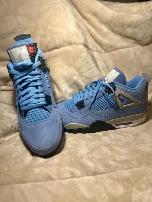 Air Jordan 4 Retro University Blue