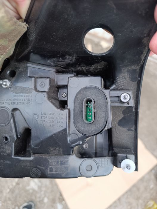 Фонарь задний правый Tesla Model 3 Y 5 Pin Новый.
