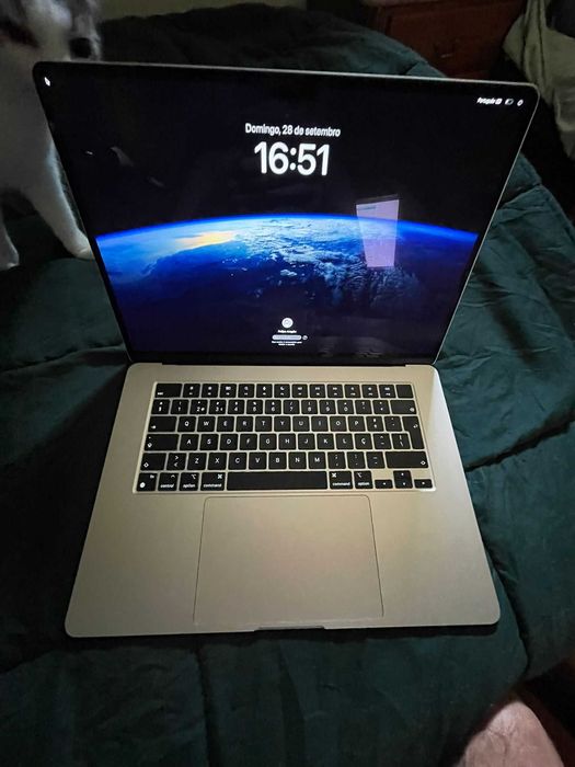 Apple MacBook Air 15.3