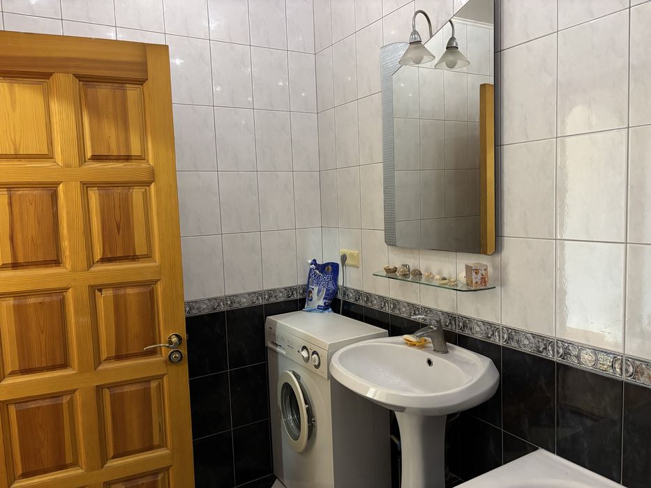 Продам приятную 3 к. кв. от м. Спортивная 1 мин. пешком (сертификат)