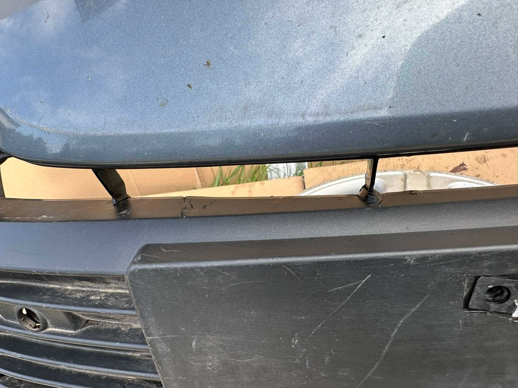 Toyota Corolla E21 XII Sedan zderzak przedni/przód