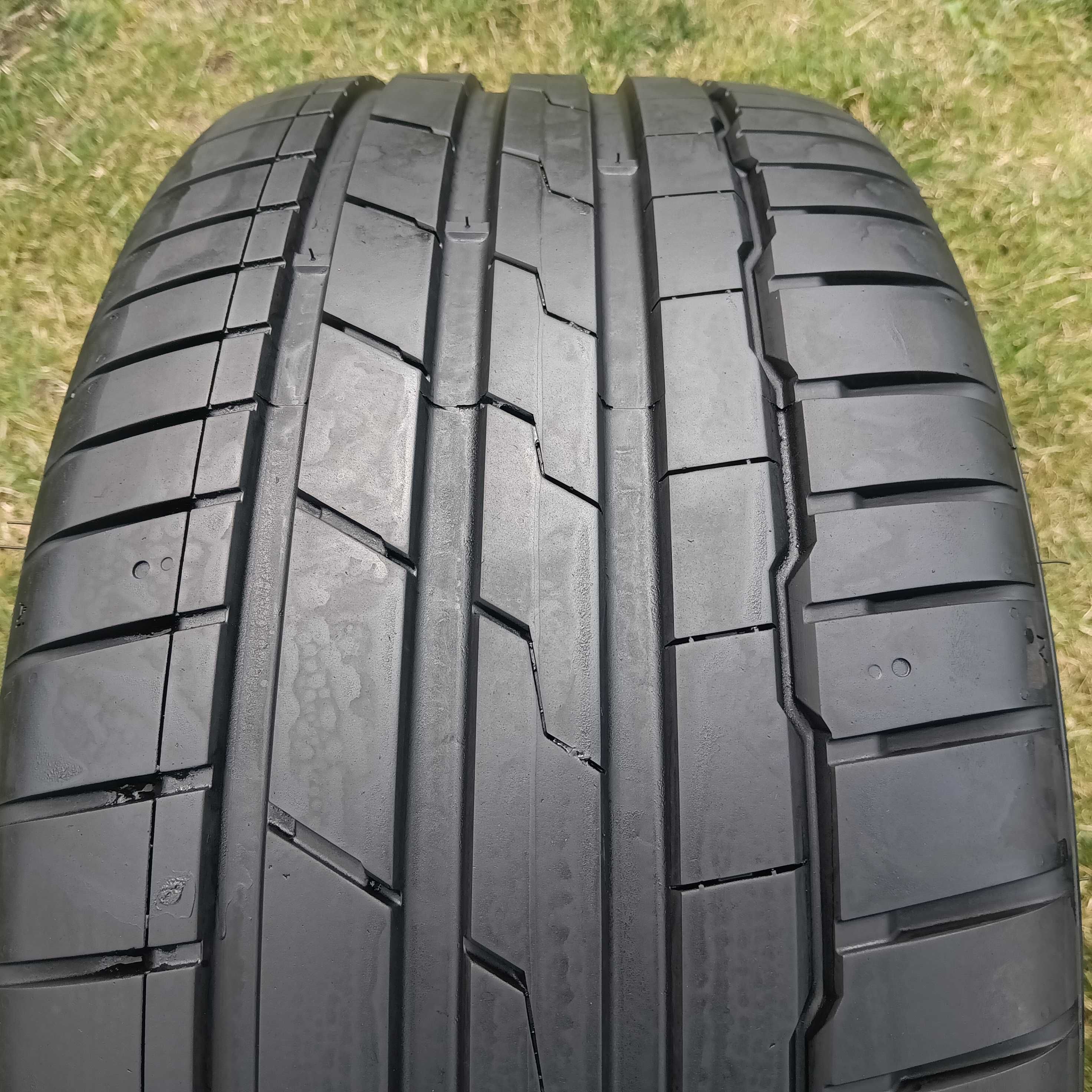 opona 245/40/18 Hankook Ventus S1 Evo 3 1 szuka 7,5mm 2023