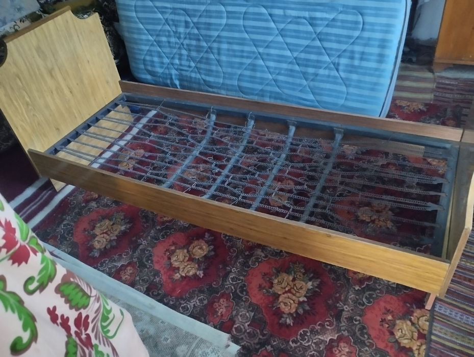 Ліжко односпальне