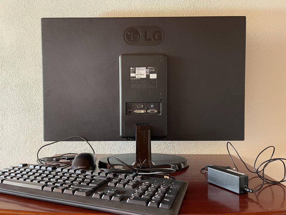 Monitor LG 27MP38VQ-B - 27” LED IPS