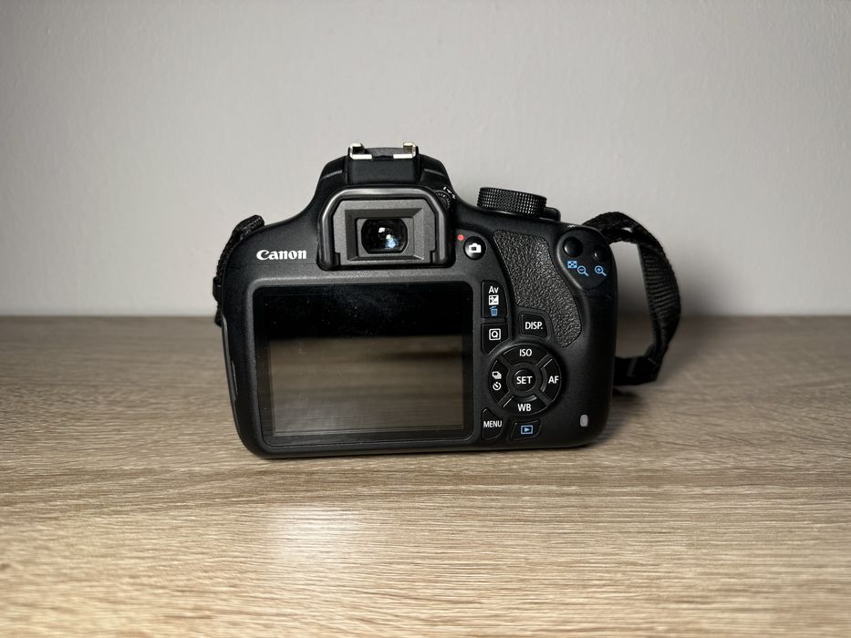 Canon Eos 1200D z  obiektywem