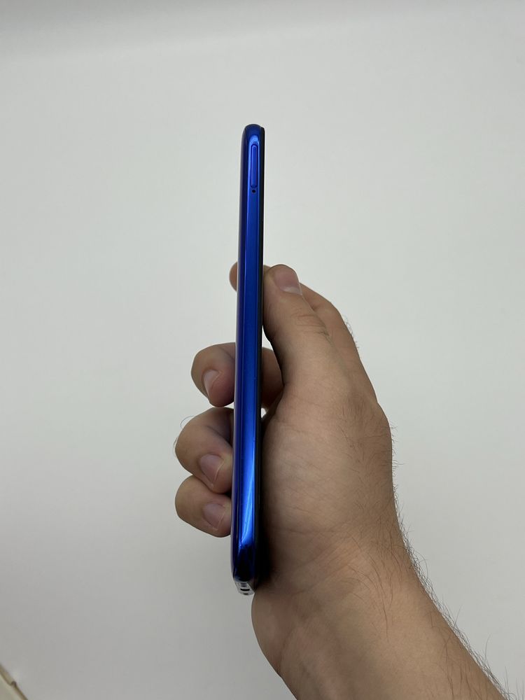 ХОРОШЕЕ состояние! Xiaomi Mi A3 4/64 Gb (сяоми редми)