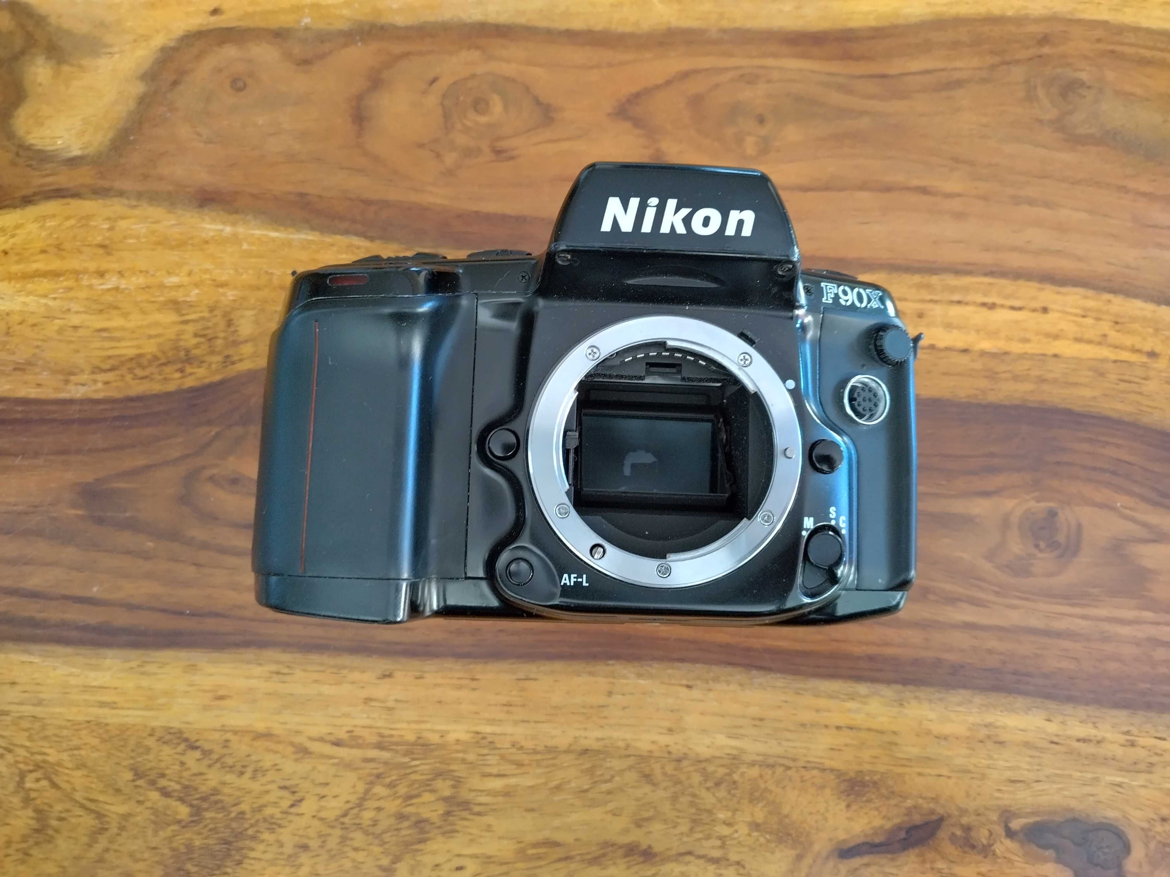 Aparat lustrzanka Nikon F90X