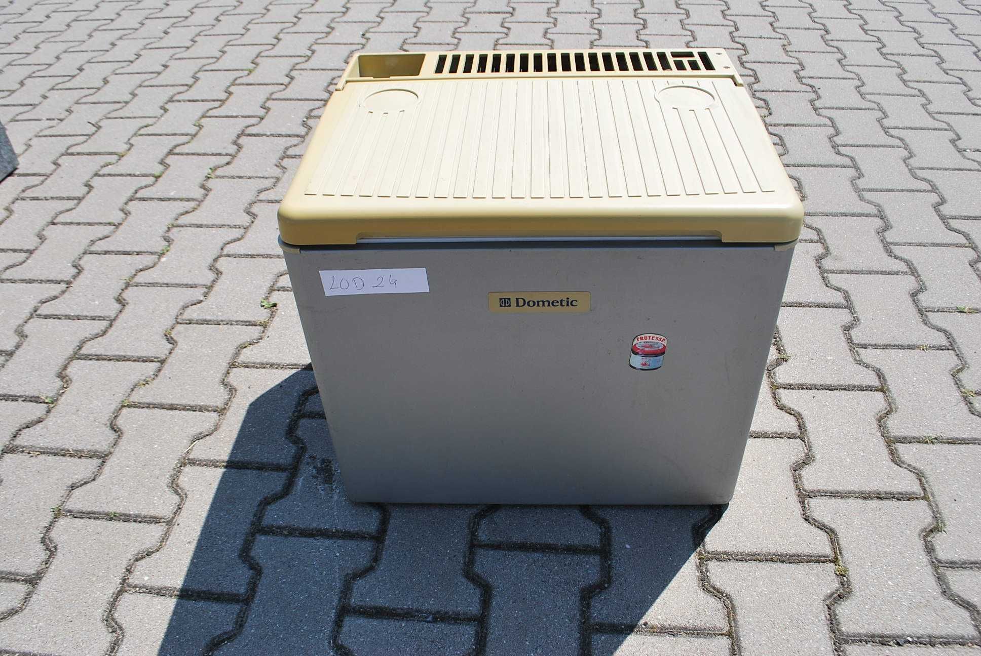 Lodówka DOMETIC RC1600EE 24V, 220V, do kempingu/kampera