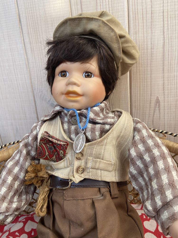 Винтажная фарфоровая кукла примерно 1980-х годов