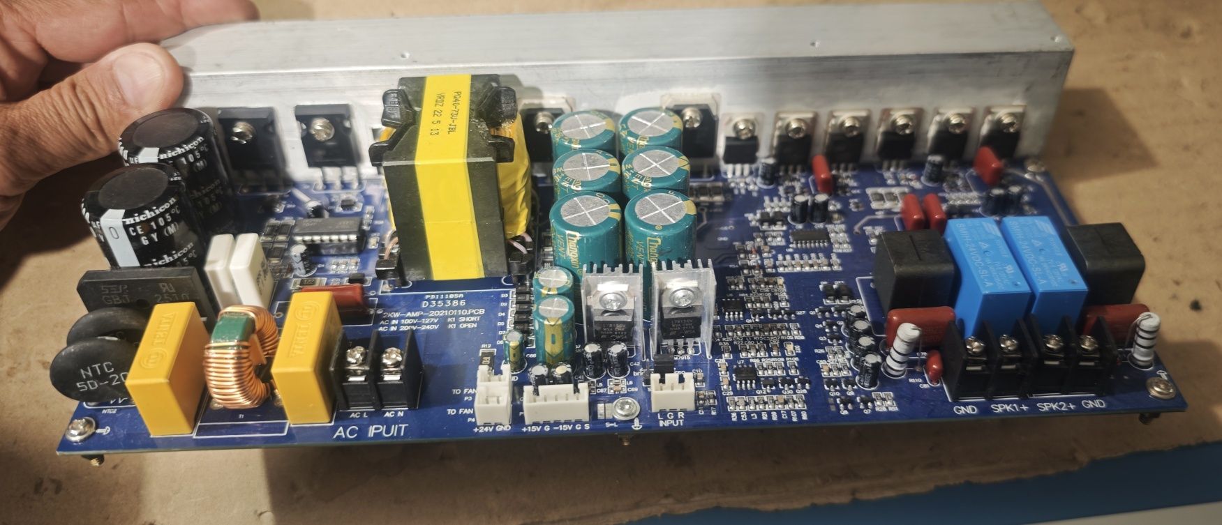 Wzmacniacz audio 1000W BTL, 2x500W z zasilaczem