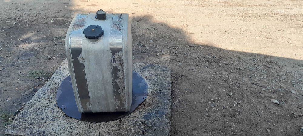 Бак 165 литров Вольво Рено