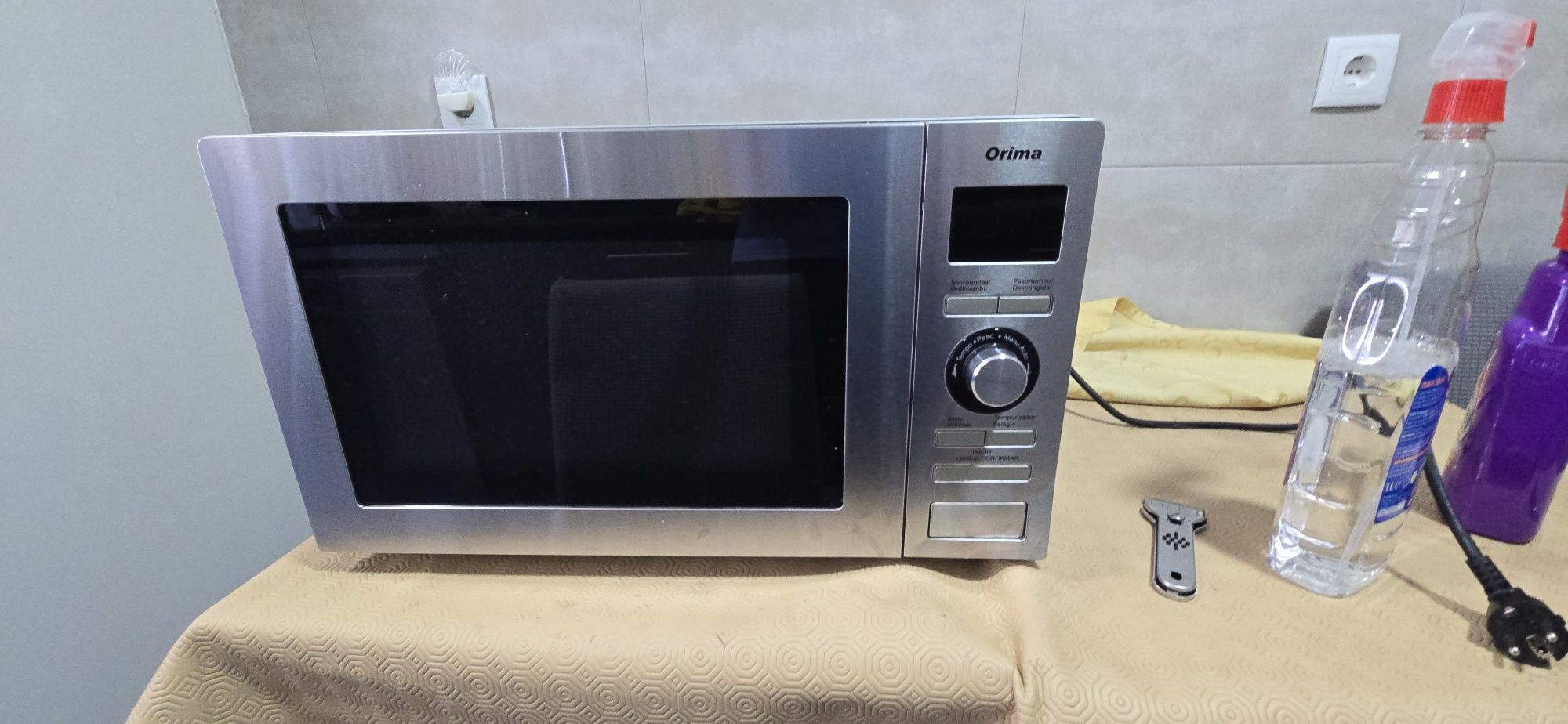 MICROONDAS /GILL  da marca ORIMA  usado mas a funcionar perfeitamente