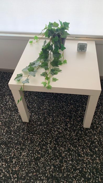 Mesa de apoio branca ou preta