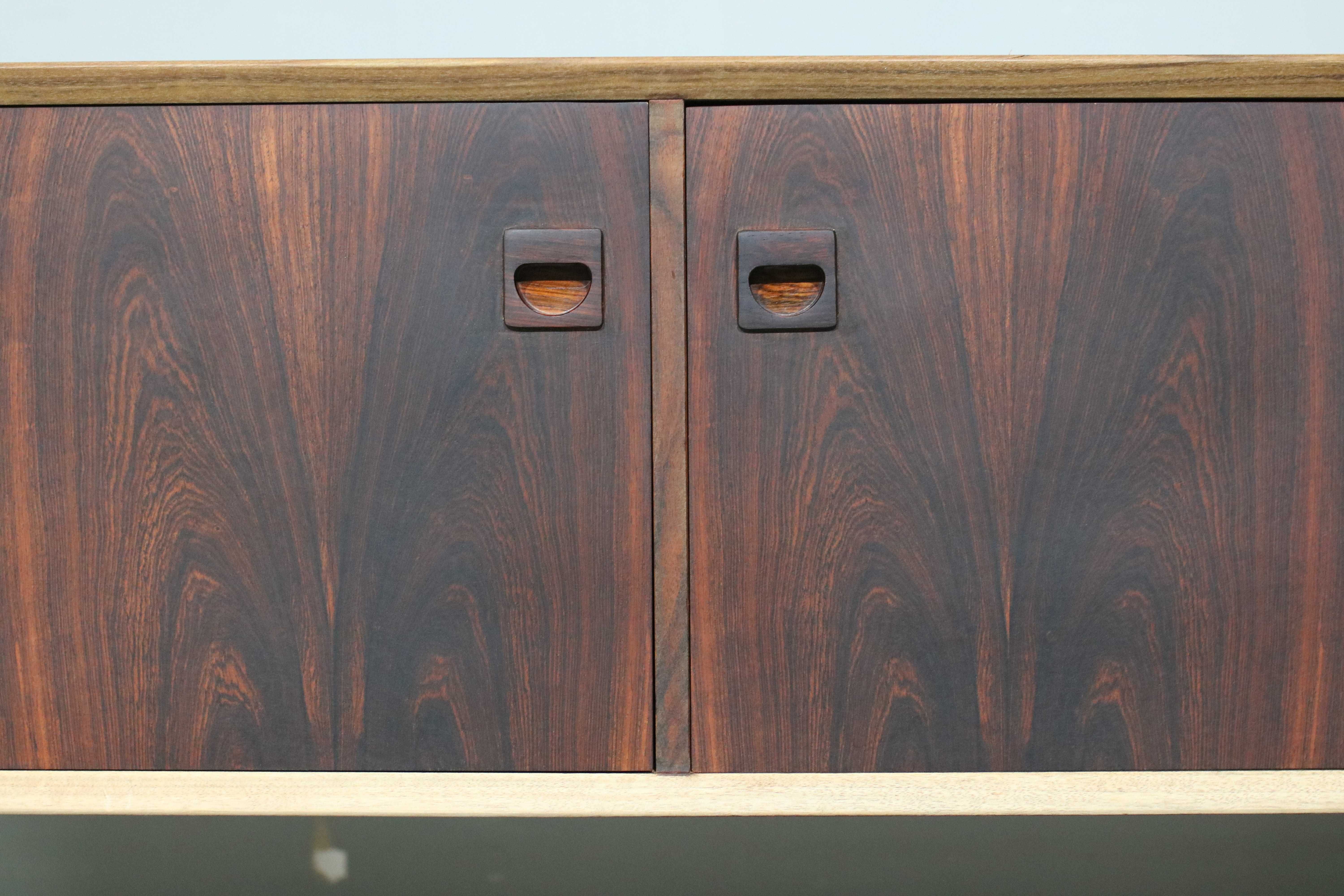 Aparador Edmund Brouer em pau santo | Danish Design