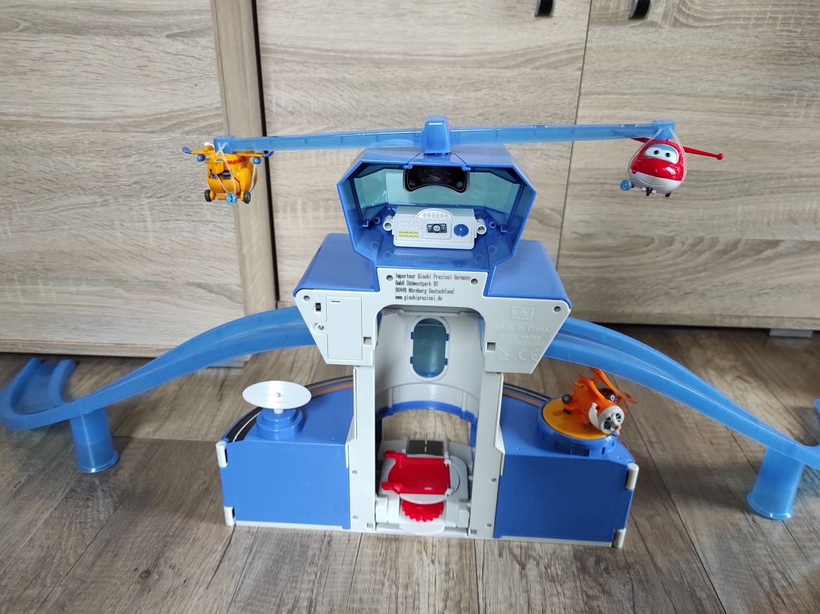 Baza Super Wings