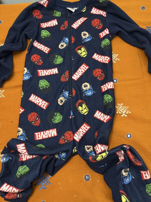 Polarowa piżama Marvel.