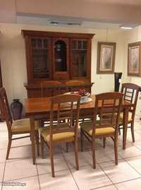 Mobília de Sala Jantar(Louceiro, Mesa e cadeiras) - NOVO DE EXPOSIÇÃO