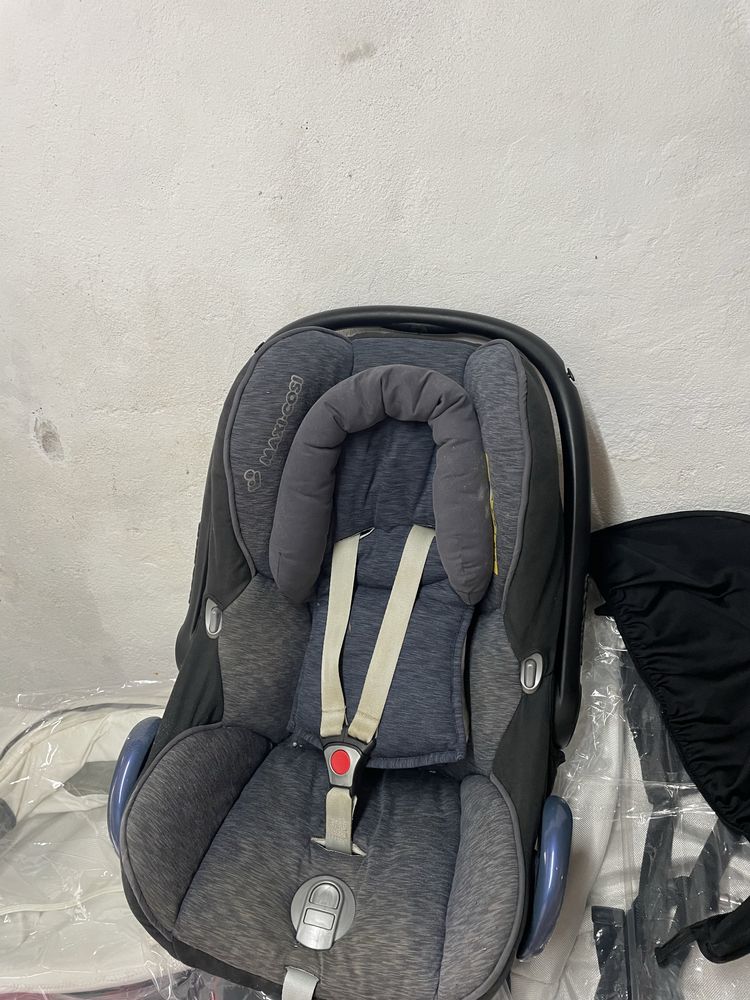 Carrinho e babycock bebé