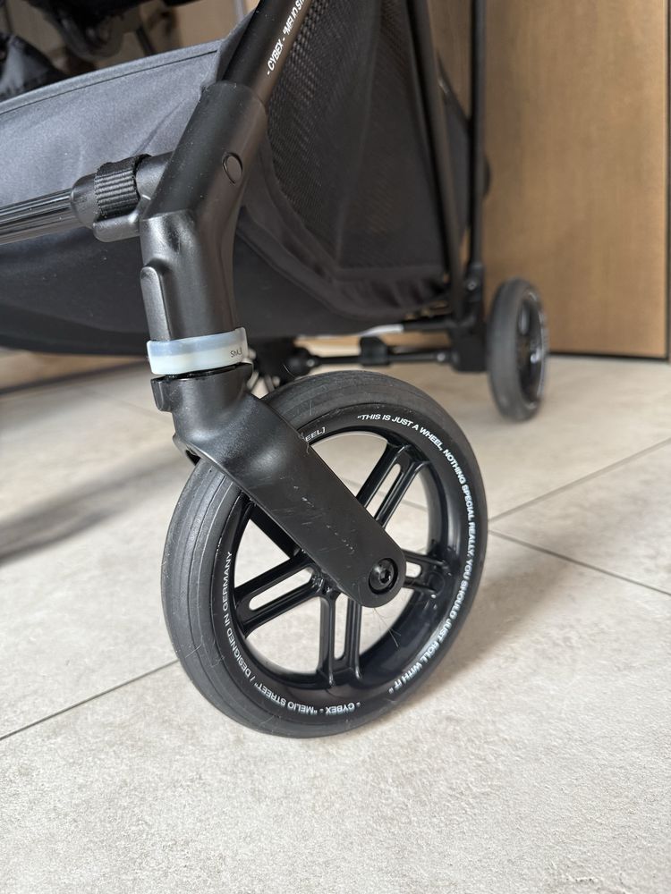 Прогулянкова коляска Cybex Melio Street Real Black