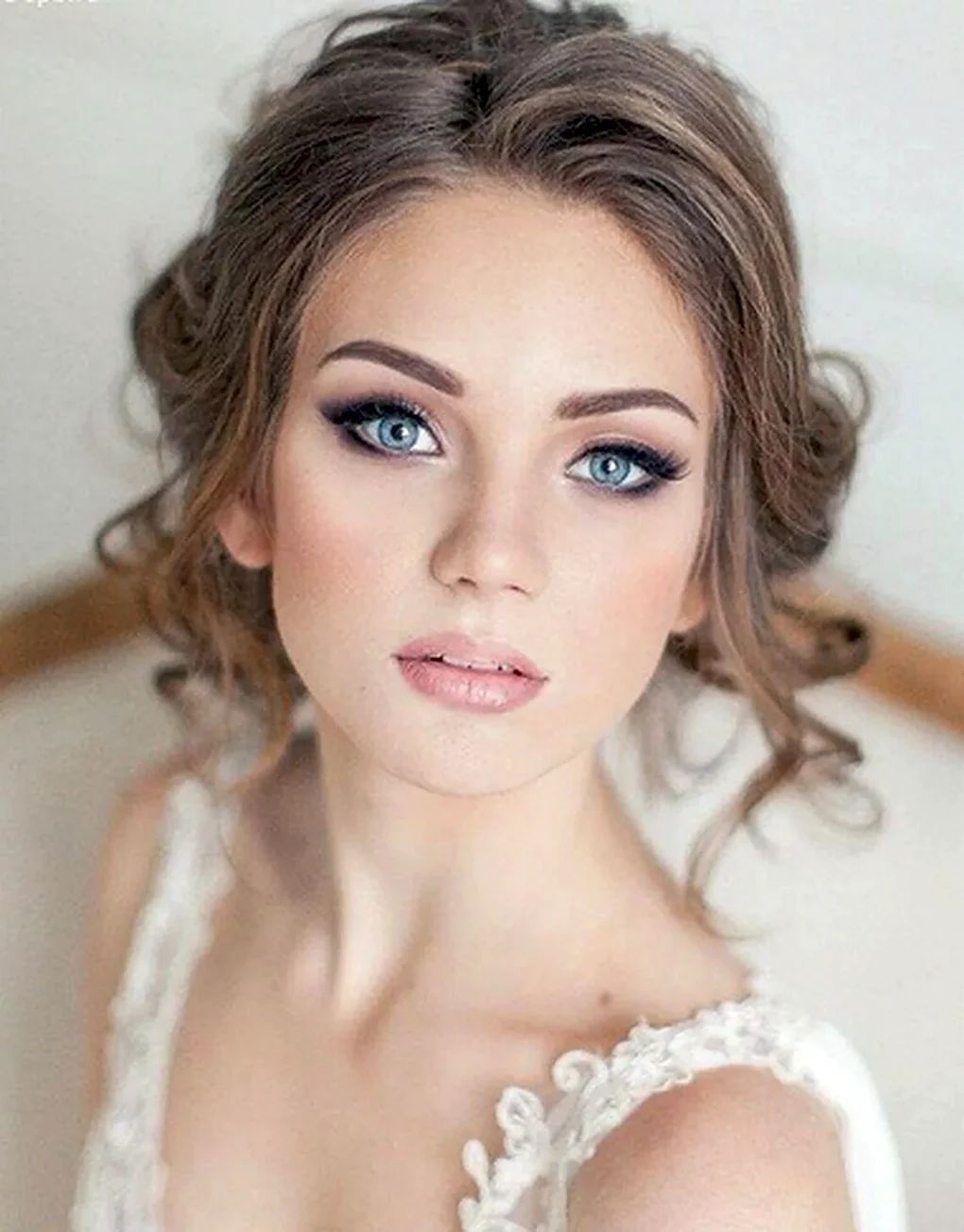 Зачиска,стiйкий макiяж