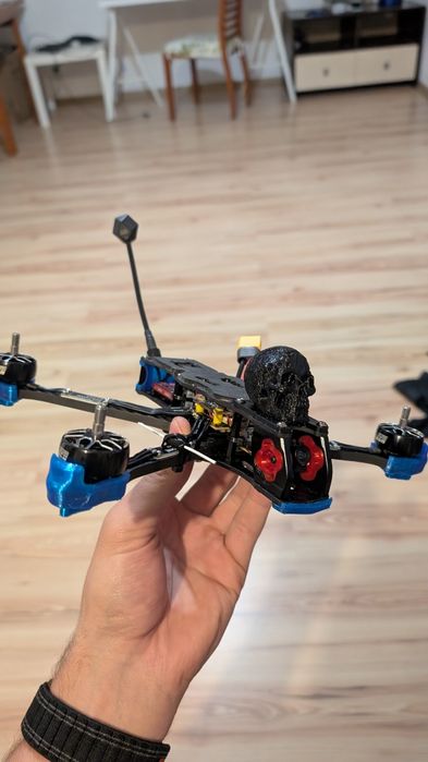 Dron FPV Apex 5 EVO DC (meps, analog, rush, ELRS)