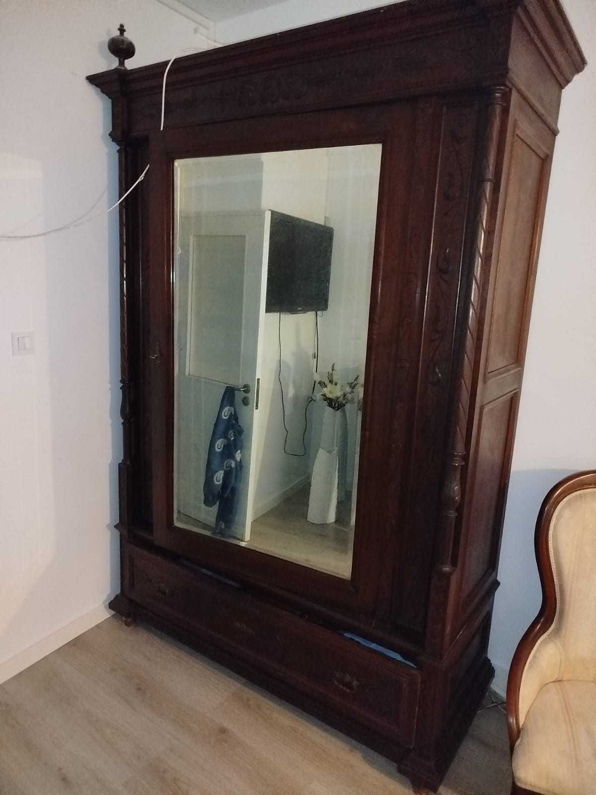 MOBILIA QUARTO MUITO ANTIGA