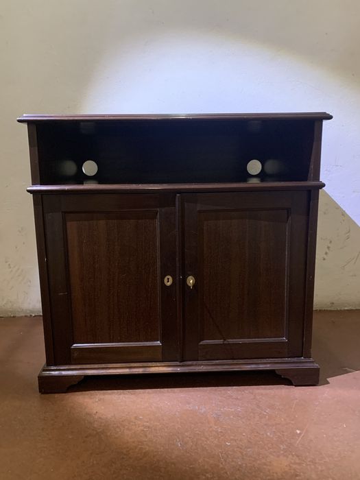 Movel para TV ou outro em mogno maciço