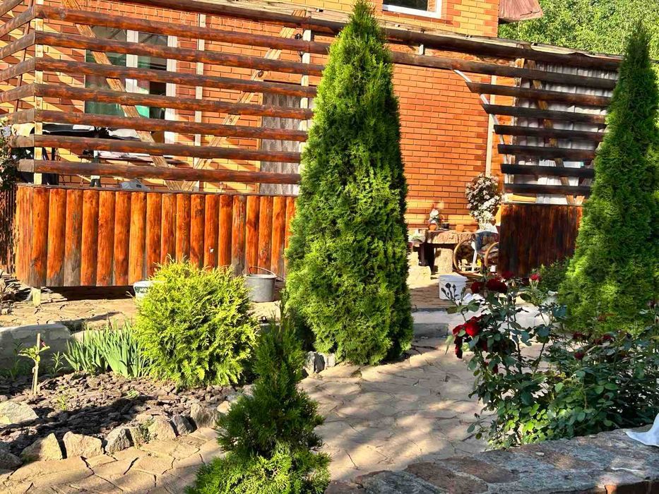 Продам 2х этажный дом в Люботине постройки 2015г.