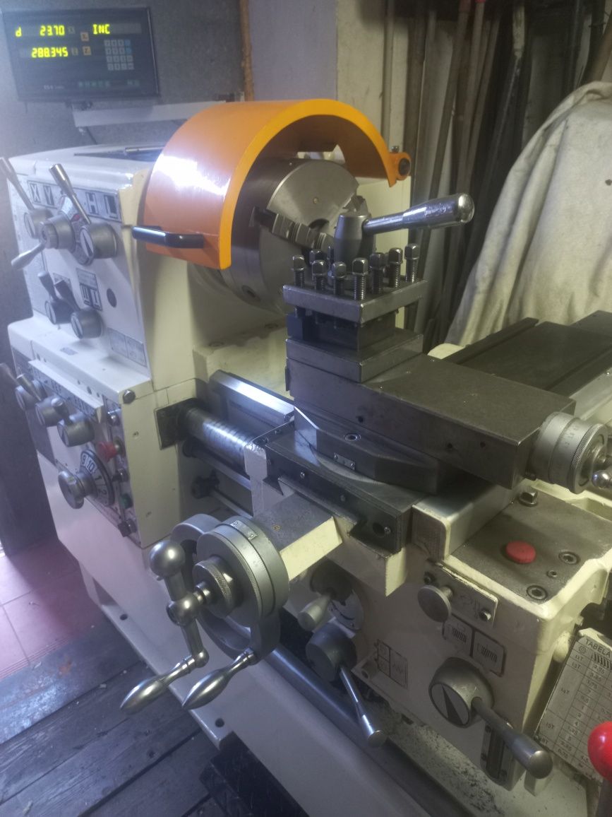 Tokarka uniwersalna D460×1500