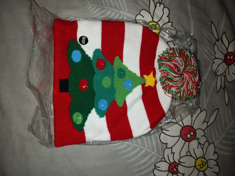 Новогодние шапки.