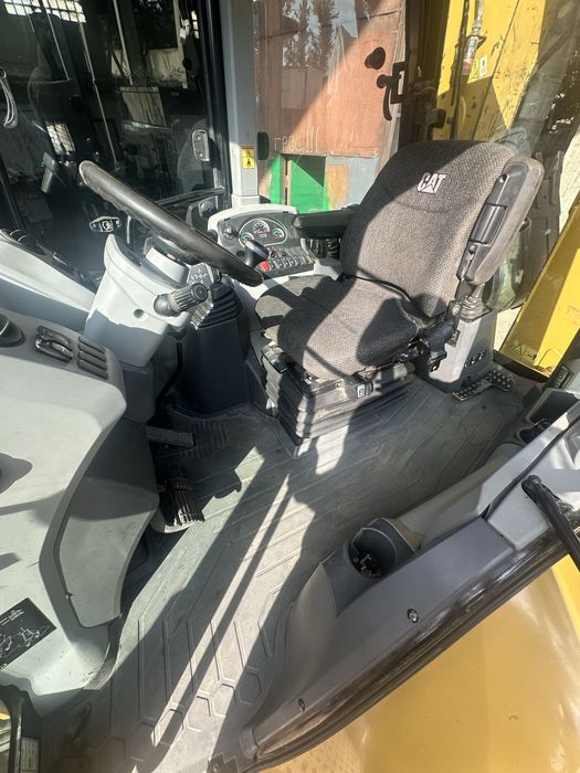 Продам Екскаватор-навантажувач CAT428f2